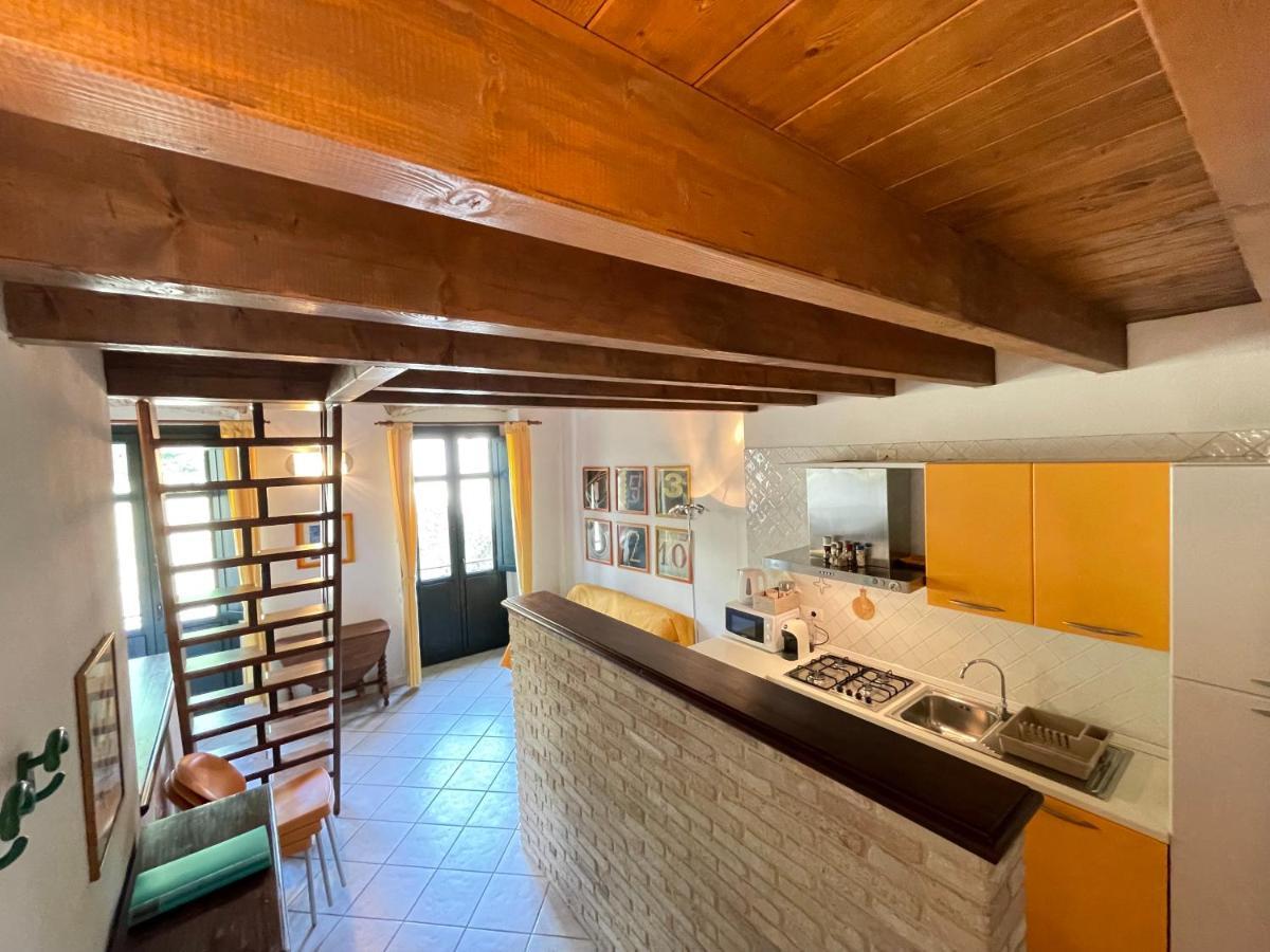 La Casa Gialla Cagliari Exterior photo