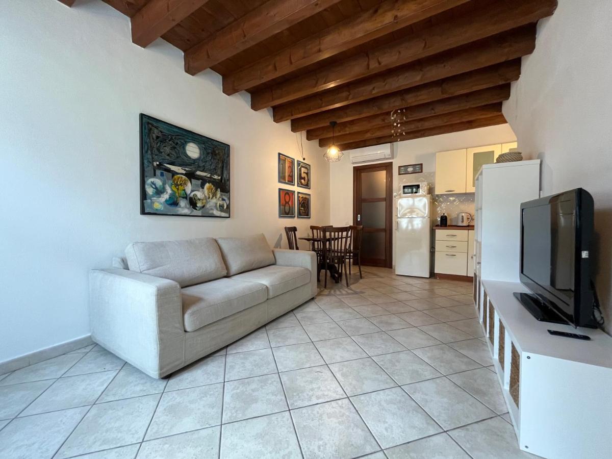La Casa Gialla Cagliari Exterior photo